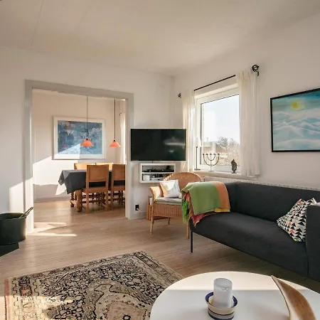 Hébergement de vacances 4 Person In *